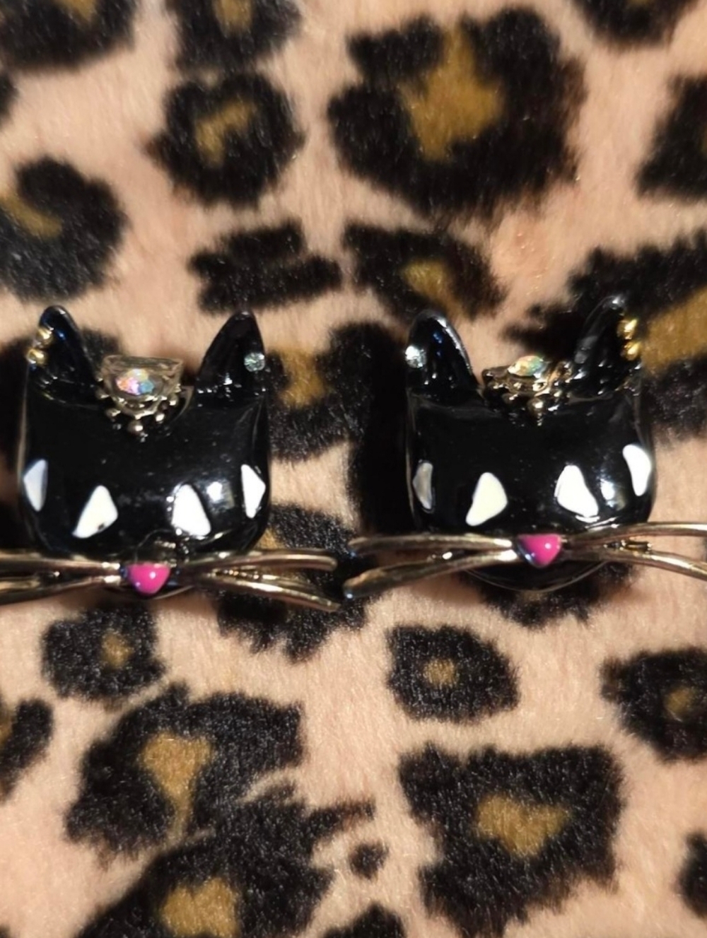 Vintage Betsey Johnson Black Cat Face Stud Earrings w/Gold Whiskers & Pink Nose - Picture 6 of 7